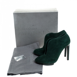 Pre Owned Alexander McQueen Green Suede V Cut Ankle Booties Size 39