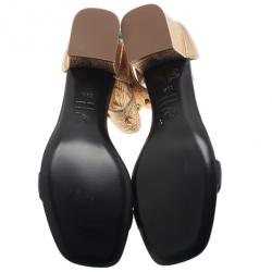 مملوكة مسبقًا صندل اليكساندر ماكوين جلد ثنائي اللون وحزام للكاحل مقاس 39.5