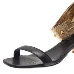 مملوكة مسبقًا صندل اليكساندر ماكوين جلد ثنائي اللون وحزام للكاحل مقاس 39.5