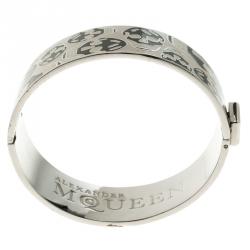 Pre Owned Alexander Mcqueen Black & Cream Enamel Skull Silver Tone Wide Bracelet