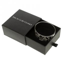 Pre Owned Alexander Mcqueen Black & Cream Enamel Skull Silver Tone Wide Bracelet