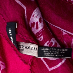 Pre Owned  وشاح أليكساندر ماكوين حرير شيفون بنقوش جمجمة فوشيا