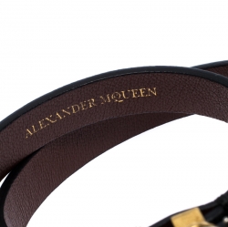 مملوكة مسبقًا Alexander McQueen Black Leather King & Queen Skull Double Tour Bracelet