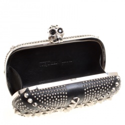 Pre Owned Alexander McQueen Black Leather Skull Studded Brittania Clutch