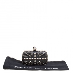 Pre Owned Alexander McQueen Black Leather Skull Studded Brittania Clutch