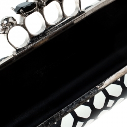 Pre Owned Alexander McQueen White/Black Patent Leather Skull Knuckle Clutch