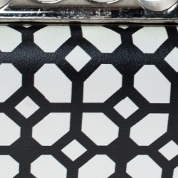 Pre Owned Alexander McQueen White/Black Patent Leather Skull Knuckle Clutch