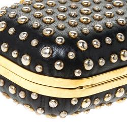 مملوكة مسبقًا Alexander McQueen Black/Gold Studded Leather Skull Knuckle Box Clutch