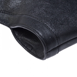 Pre Owned Alexander McQueen Black Leather Medium De Manta Clutch