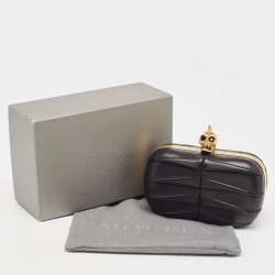 Pre Owned حقيبة كلاتش أليكساندر ماكوين صندوق جمجمة جلد لامعة سوداء