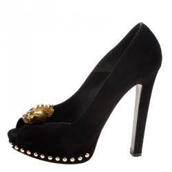 Pre Owned Alexander McQueen Black Suede Skull Embellished Peep Toe Pumps Size 39
