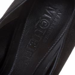 Pre Owned Alexander McQueen Black Suede Skull Embellished Peep Toe Pumps Size 39