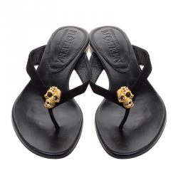 Pre Owned Alexander McQueen Black Suede Crystal Embellished Skull Flat Thong Sandals Size 35
