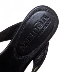 Pre Owned Alexander McQueen Black Suede Crystal Embellished Skull Flat Thong Sandals Size 35
