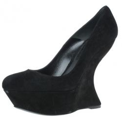 مملوكة مسبقًا Alexander McQueen Black Suede Armadillo Wedge Pumps Size 40
