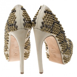 Pre Owned Alexander McQueen Beige Hexagon Stud Embellished Leather Platform Pumps Size 37