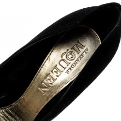 Pre Owned Alexander McQueen Black Suede Plexi Heel Platform Pumps Size 38.5