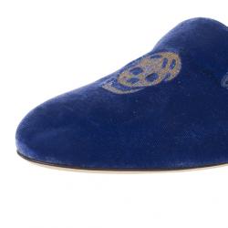 مملوكة مسبقًا Alexander McQueen Blue Velvet Skull Smoking Slippers Size 40