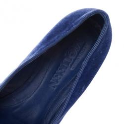 مملوكة مسبقًا Alexander McQueen Blue Velvet Skull Smoking Slippers Size 40