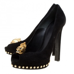 Pre Owned Alexander McQueen Black Suede Crystal Embellished Skull Peep Toe Platform Pumps Size 38.5