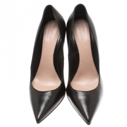 Pre Owned Alexander McQueen Black Leather Horn Pointed Toe Pumps Size 39