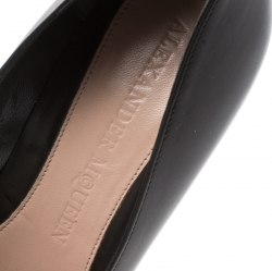 Pre Owned Alexander McQueen Black Leather Horn Pointed Toe Pumps Size 39