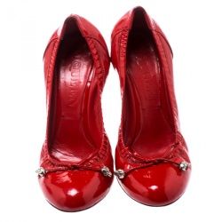 Pre Owned Alexander McQueen Red Patent Leather Bow Detail Scrunch Pumps Size 36