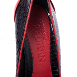 Pre Owned Alexander McQueen Black Python Embossed Leather Pointed Toe Pumps Size 39