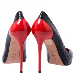 Pre Owned Alexander McQueen Black Python Embossed Leather Pointed Toe Pumps Size 39