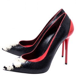 Pre Owned Alexander McQueen Black Python Embossed Leather Pointed Toe Pumps Size 39
