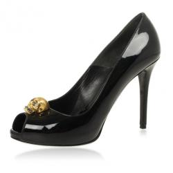 مملوكة مسبقًا Alexander McQueen Black Patent Leather Skull Detail Peep Toe Pumps Size 39.5