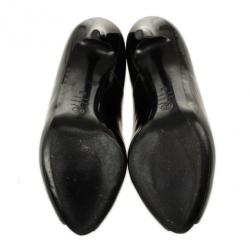 مملوكة مسبقًا Alexander McQueen Black Patent Leather Skull Detail Peep Toe Pumps Size 39.5