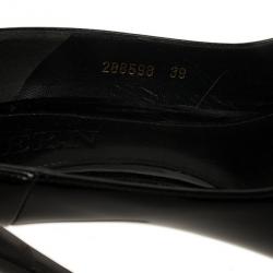مملوكة مسبقًا Alexander McQueen Black Patent Leather Skull Detail Peep Toe Pumps Size 39.5