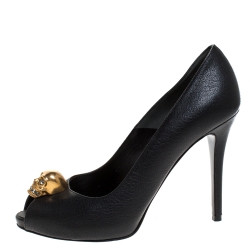 Pre Owned Alexander McQueen Black Leather Crystal Embellished Skull Detail Peep Toe Platform Pumps Size 38