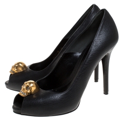Pre Owned Alexander McQueen Black Leather Crystal Embellished Skull Detail Peep Toe Platform Pumps Size 38