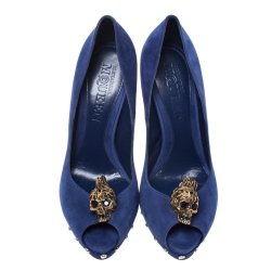 Pre Owned Alexander McQueen Blue Suede Crystal Embellished Skull Peep Toe Platform Pumps Size 38