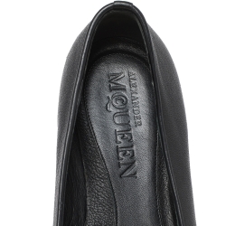 Pre Owned Alexander McQueen Black Leather Chain Skull Embellished Flats Size 39