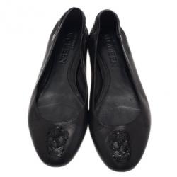 مملوكة مسبقًا حذاء اليكساندر ماكوين بجمجمة ترتر أسود باليرينا فلات مقاس 39