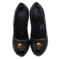 مملوكة مسبقًا حذاء اليكساندر ماكوين أسود مرصع وبجمجمة على المقدمة مقاس 41