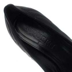 مملوكة مسبقًا حذاء اليكساندر ماكوين أسود مرصع وبجمجمة على المقدمة مقاس 41