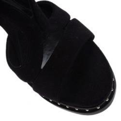 Pre Owned صندل اليكساندر مكوين أرماديلو مرصع جلد أسود مدبوغ مقاس 40