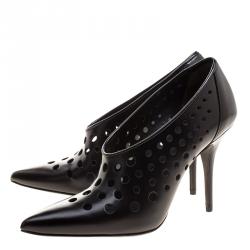 مملوكة مسبقًا Alexander Wang Black Perforated Leather Magdalenda Cutout Ankle Booties Size 37