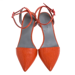 مملوكة مسبقًا صندل أليكساندر وانغ إيما جلد برتقالي منقوش بحزام للكاحل مقاس 38.5