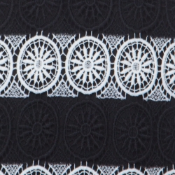 Pre Owned Alice + Olivia Monochrome Striped Crochet Lace Sleeveless Lucia Maxi Dress L