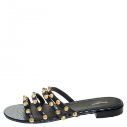 مملوكة مسبقًا Balenciaga Blue Leather Studded Flat Sandals Size 40