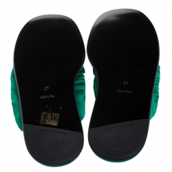 مملوكة مسبقًا صندل سلايد فلات بالنسياغا قفل فليب جلد بني داكن مقاس 38