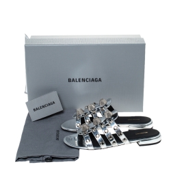 مملوكة مسبقًا صندل سلايد فلات بالنسياغا آرينا جلد فضي ميتاليك بسيور مقاس 36