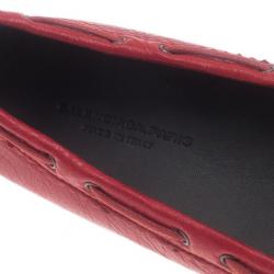 Pre Owned حذاء لوفرز بالنسيياغا آرينا بروج جلد أحمر مقاس 38.5