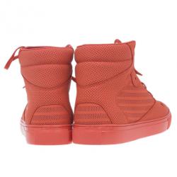 مملوكة مسبقًا حذاء بالنسيياغا أحمر مخرم عنق مرتفع رياضي مقاس 45