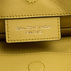مملوكة مسبقًا Balenciaga Curry Leather Mini Papier A4 Magnet Tote